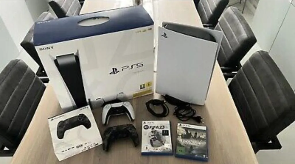 PS5 inkl. 2 Controllern, Hogwarts Legacy und Fifa 23
