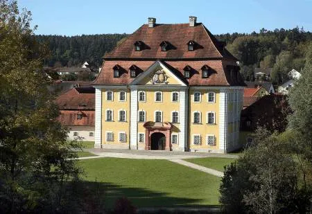 Kultur-Schloss Theuern: Märchen zur Osterzeit
