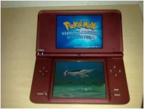 NINTENDO DSi XL bordeaux April/2010 inkl Spiel