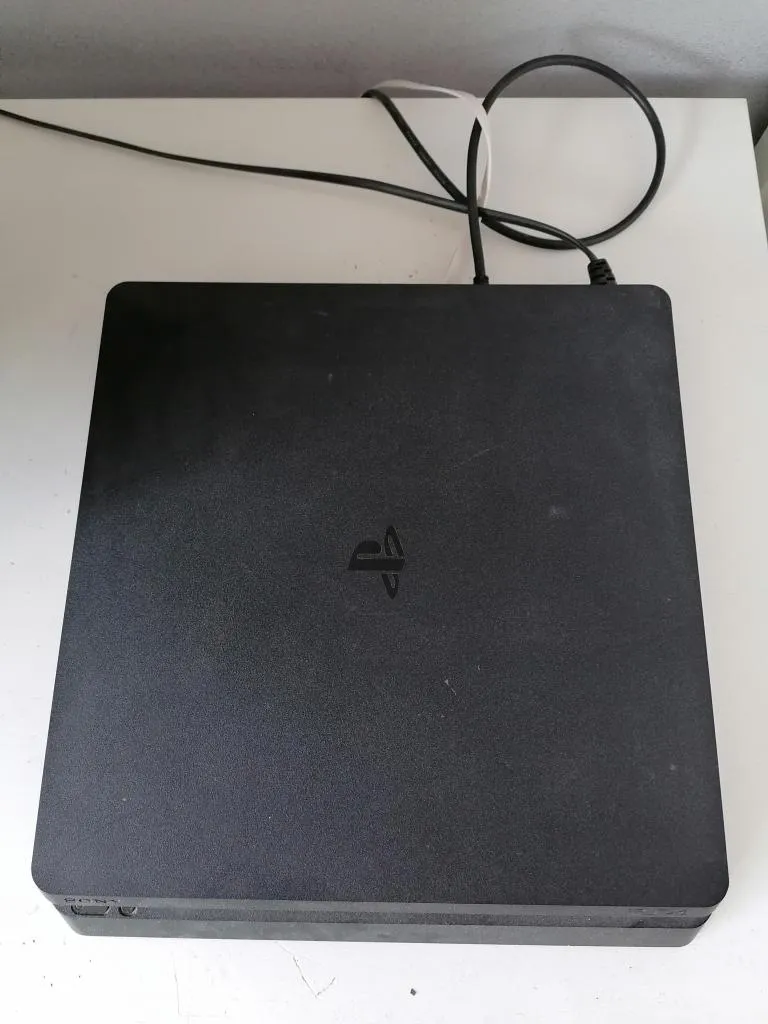 Playstation 4 Konsole