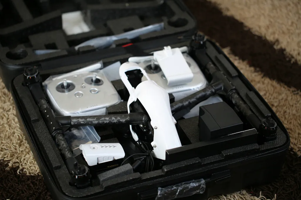 DJI INSPIRE 1 Quadcopter Drone mit zwei Fernsteuerungen und 4K Camera