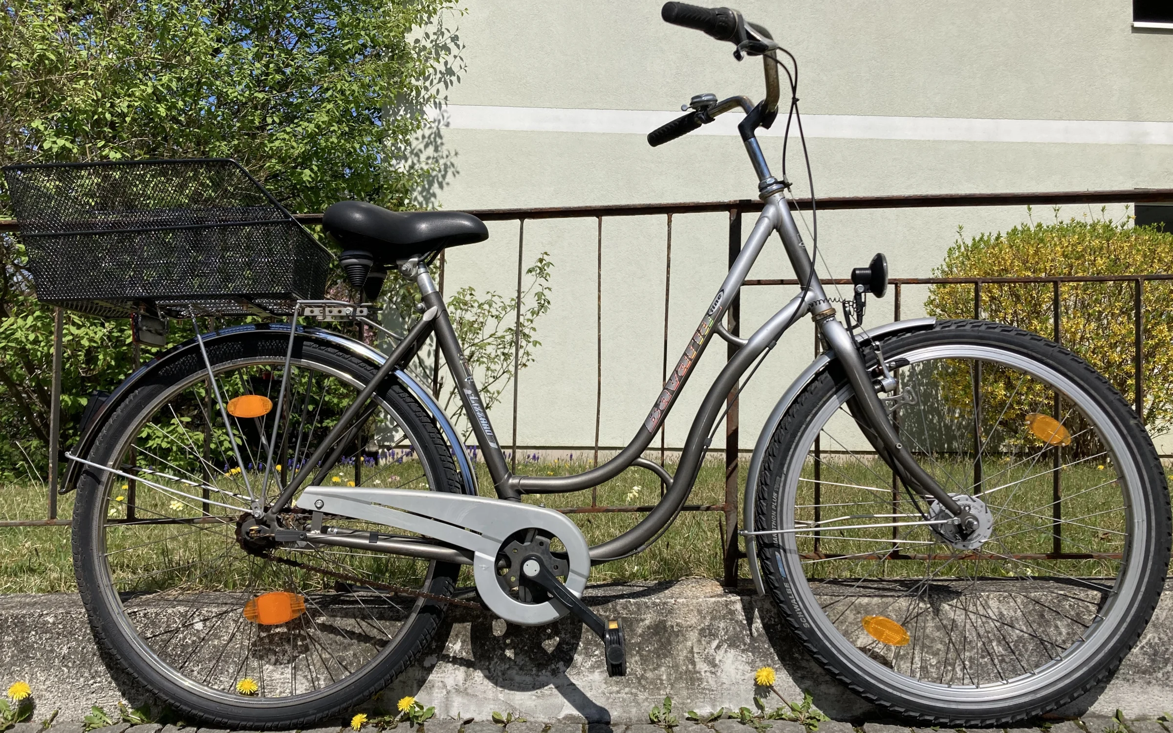 Fahrrad Stadtfahrrad Damenfahrrad Bavaria Line Lizzard, 26 Zoll, Nabenschaltung, Nabendynamo, Korb, Beleuchtung