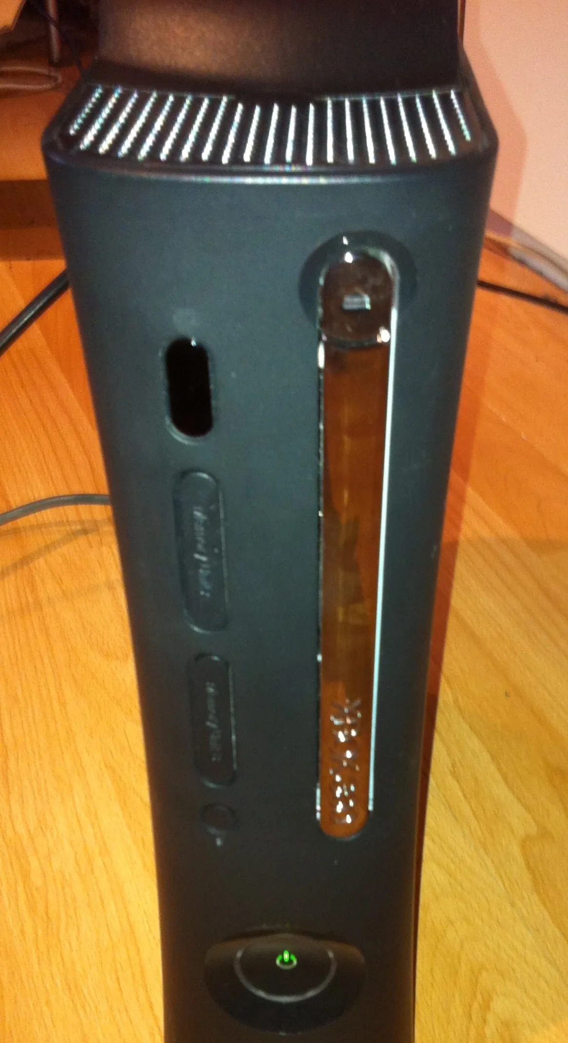 Xbox 360 Elite - 120 GB Festplatte + Controller + 2 Spiele